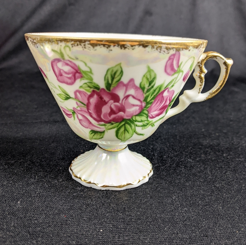Vintage Brinn's Pittsburg PA April sweet pea luster teacup